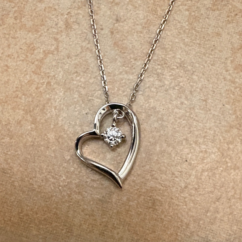 Elegant Silver Heart moissanite Pendant Necklace